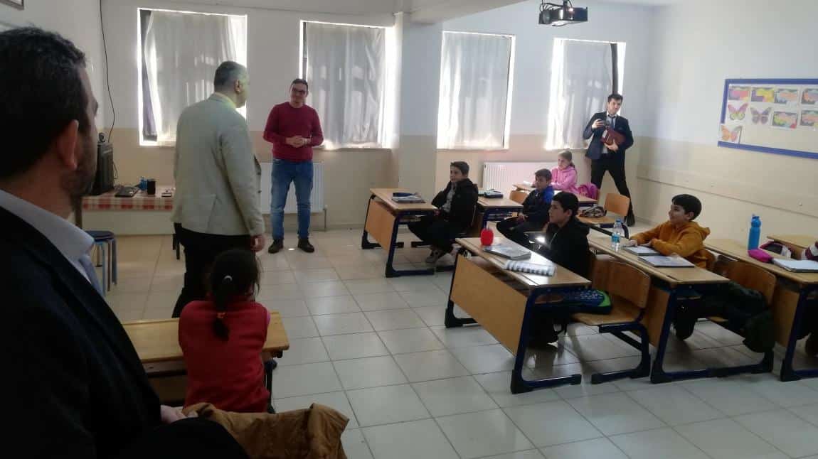 Sinanpaşa İlçe Milli Eğitim Müdürümüz Ali Hüsnü ÖNCEL okulumuzu ziyaret ettiler.